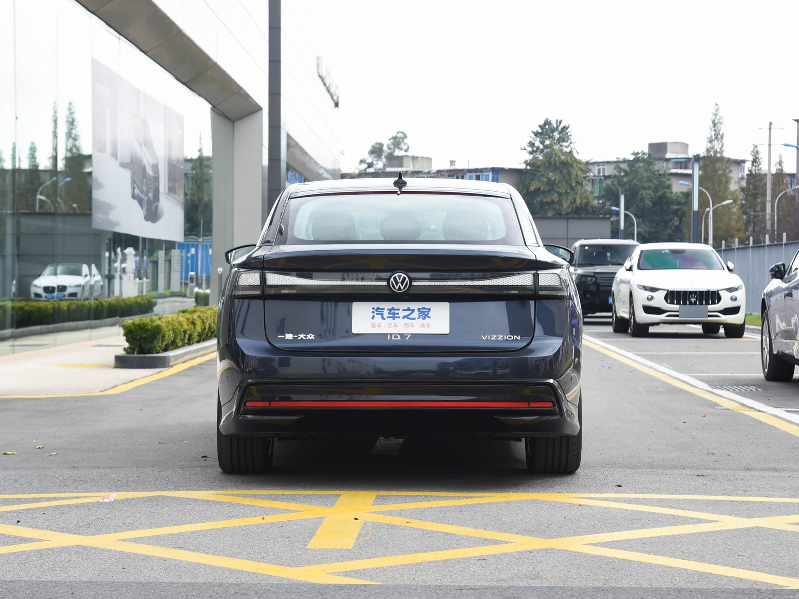 Volkswagen ID.7 Vizzion China 2024 — экстерьер, вид сзади, рынок China