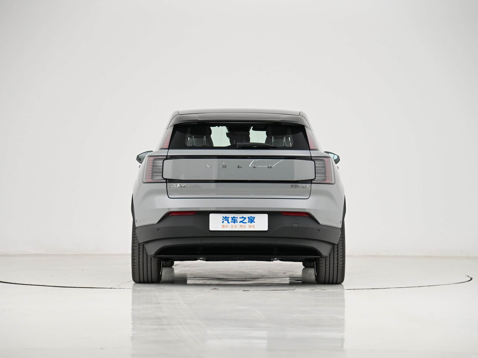 Volvo EX30 China 2025 — экстерьер, вид сзади, рынок China
