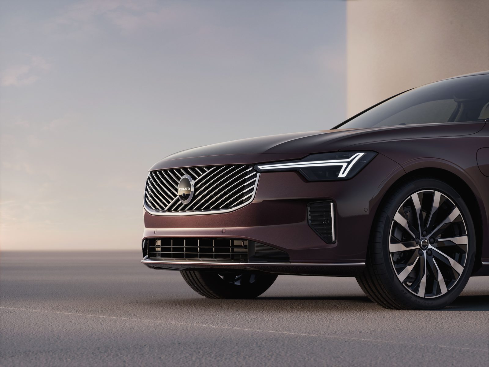 Volvo S90 T8 China — фото модели