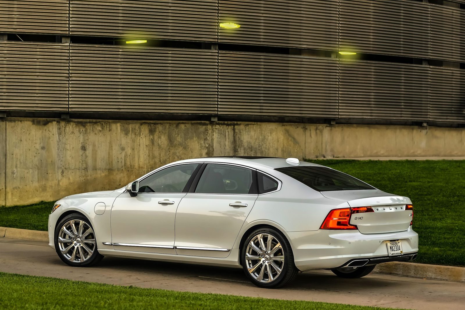 Volvo S90 T8 China 2026 — экстерьер, вид спереди 3/4, рынок internal_mvp
