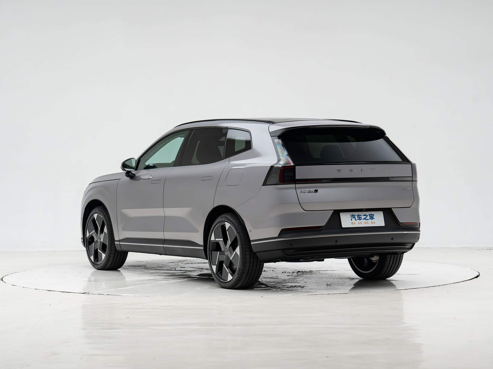 Volvo XC70 PHEV China 2026 — экстерьер, вид сзади 3/4, рынок China
