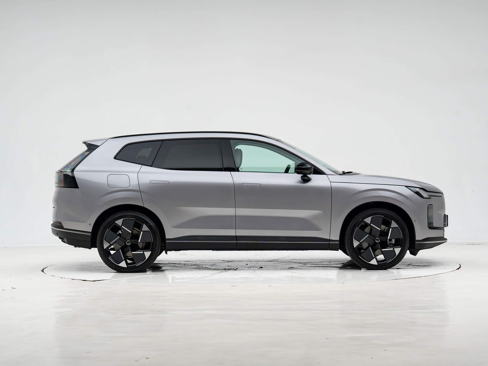 Volvo XC70 PHEV China 2026 — экстерьер, вид сбоку, рынок China