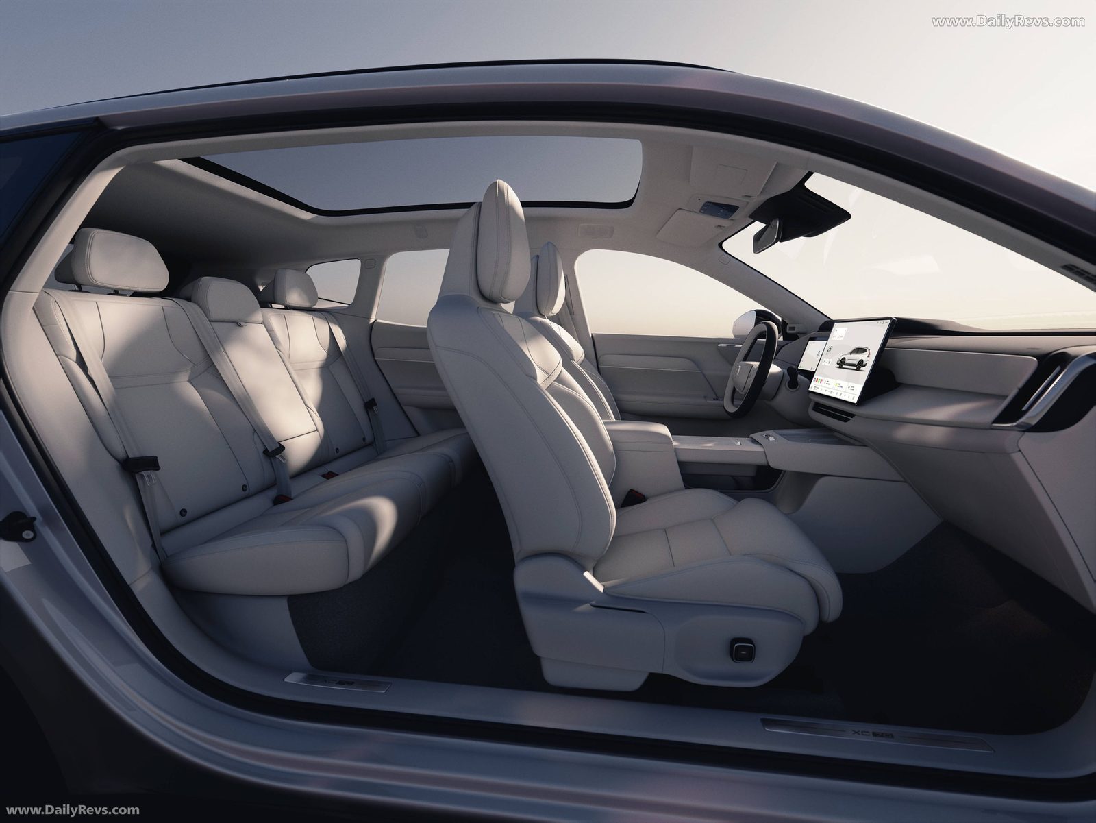 Volvo XC70 PHEV China 2025 — главное фото модели, интерьер, передняя панель, рынок internal_mvp