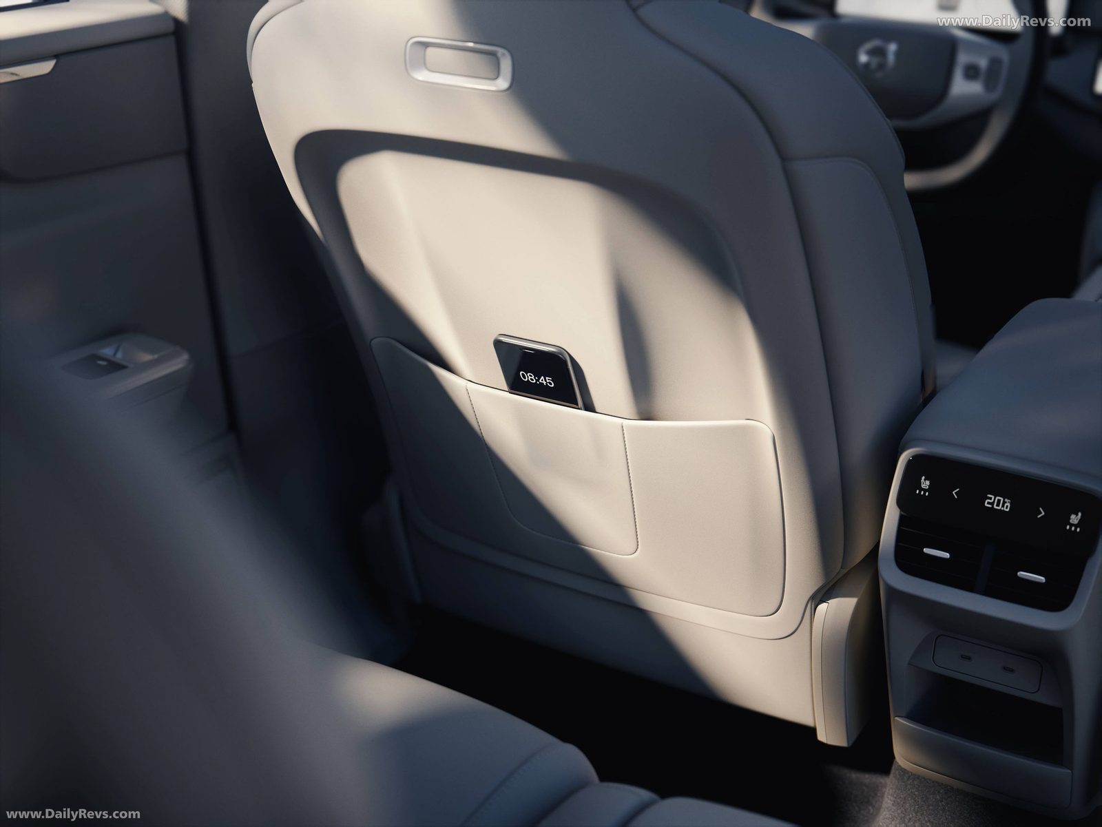 Volvo XC70 PHEV China 2025 — интерьер, второй ряд сидений, рынок internal_mvp