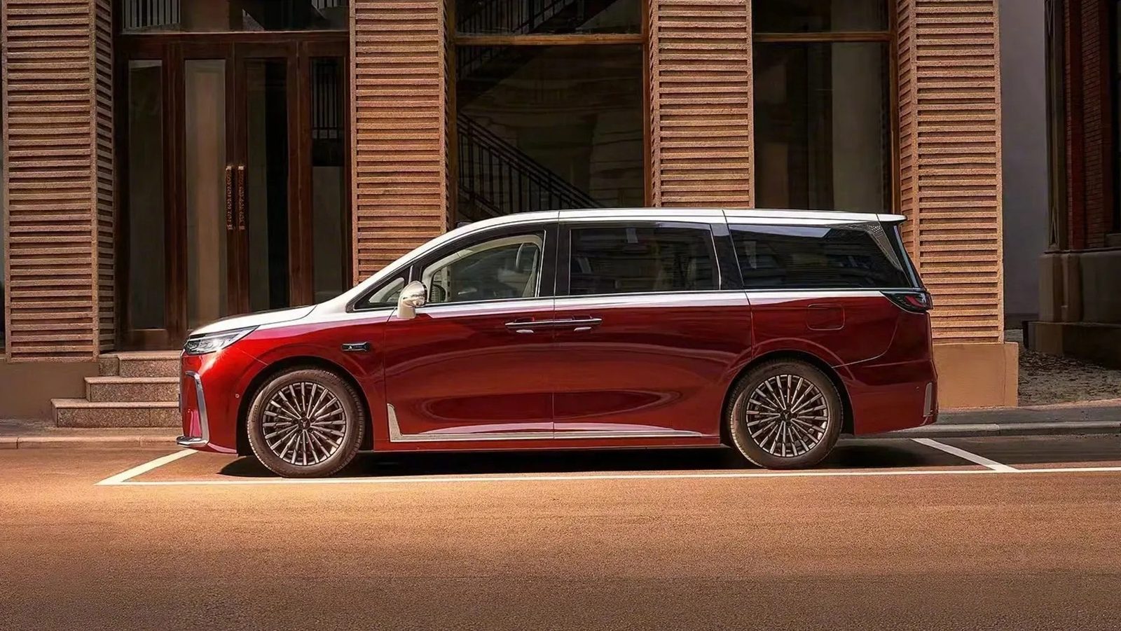 Voyah Dream PHEV 2026 — экстерьер, вид сбоку, рынок internal_mvp