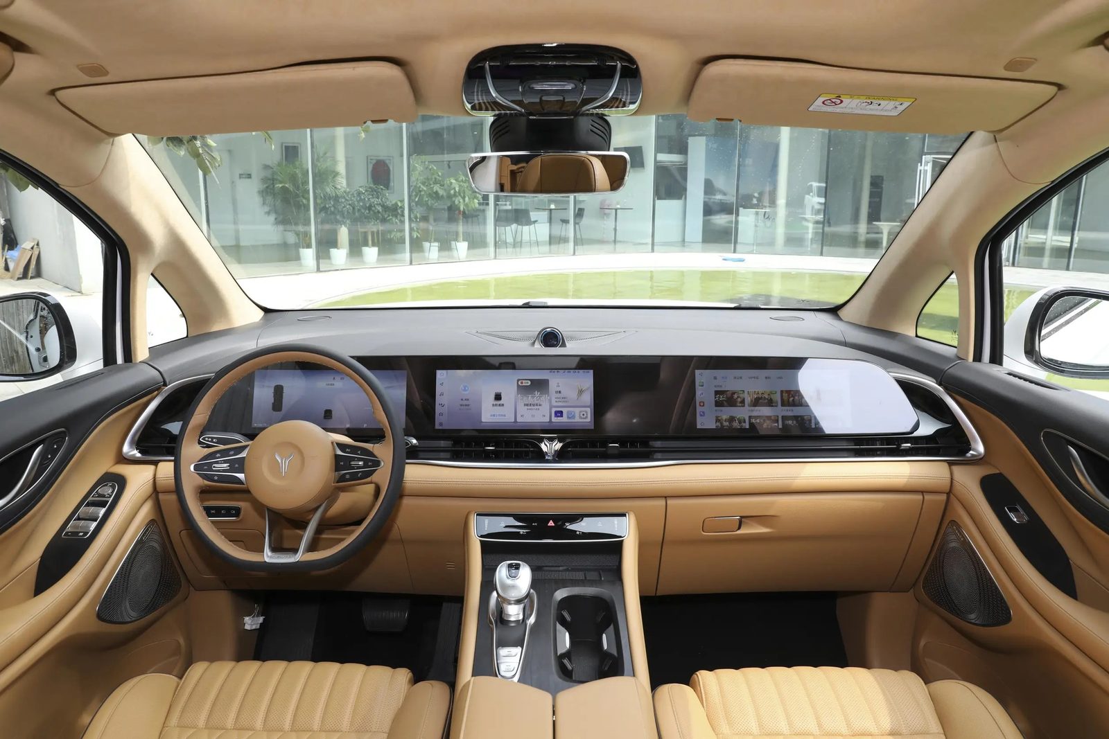 Voyah Dream PHEV 2026 — интерьер, второй ряд сидений, рынок internal_mvp