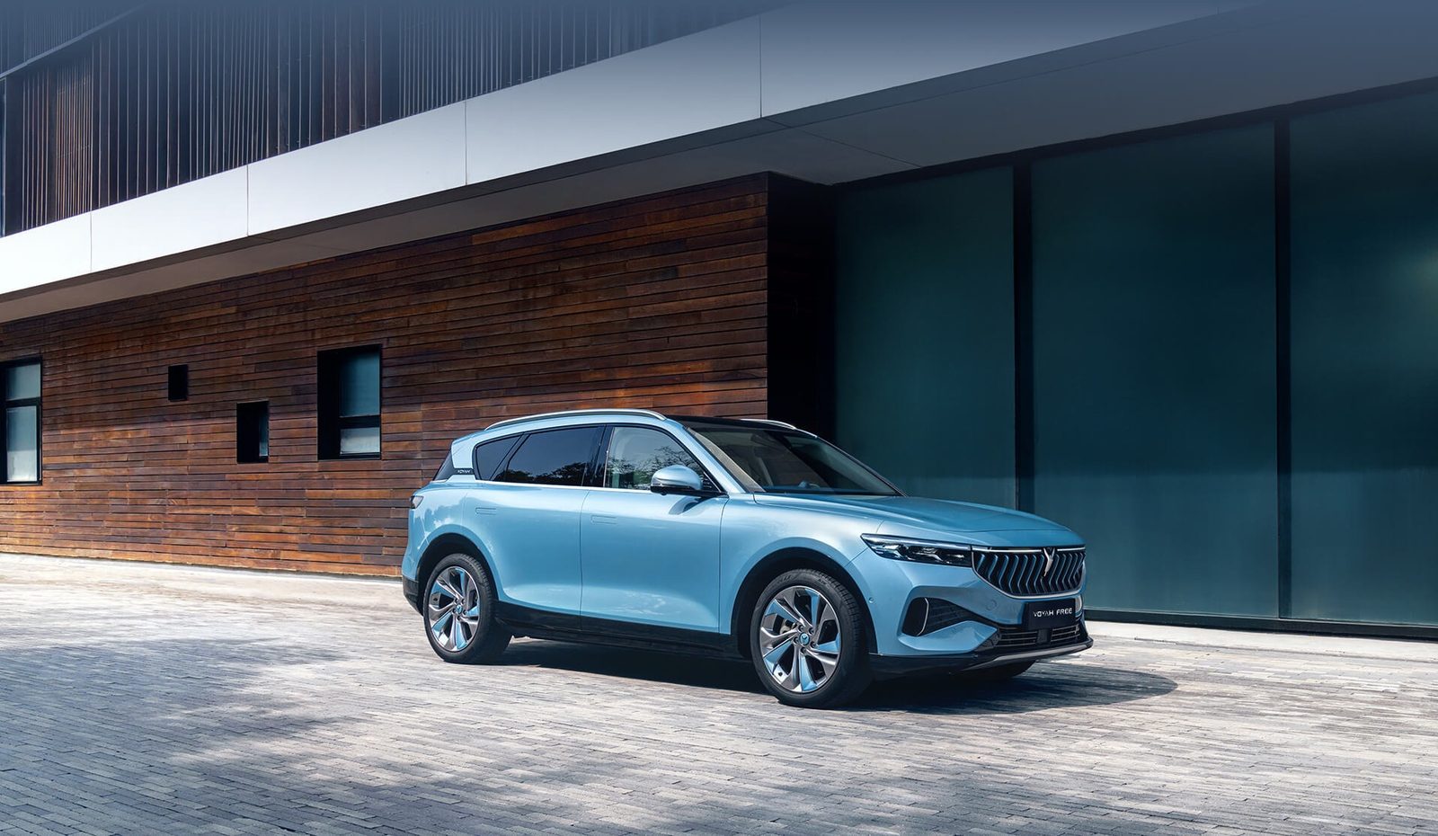 Voyah Free EREV Original 2021 China — экстерьер, building front 3q global, рынок Dongfeng Global / VOYAH Free model-family reference