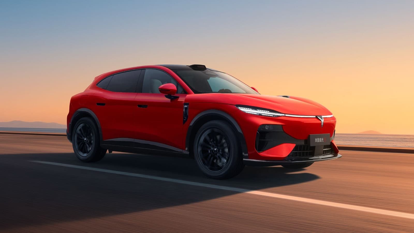 Voyah Passion S EV 2026 — экстерьер, front 3q driving