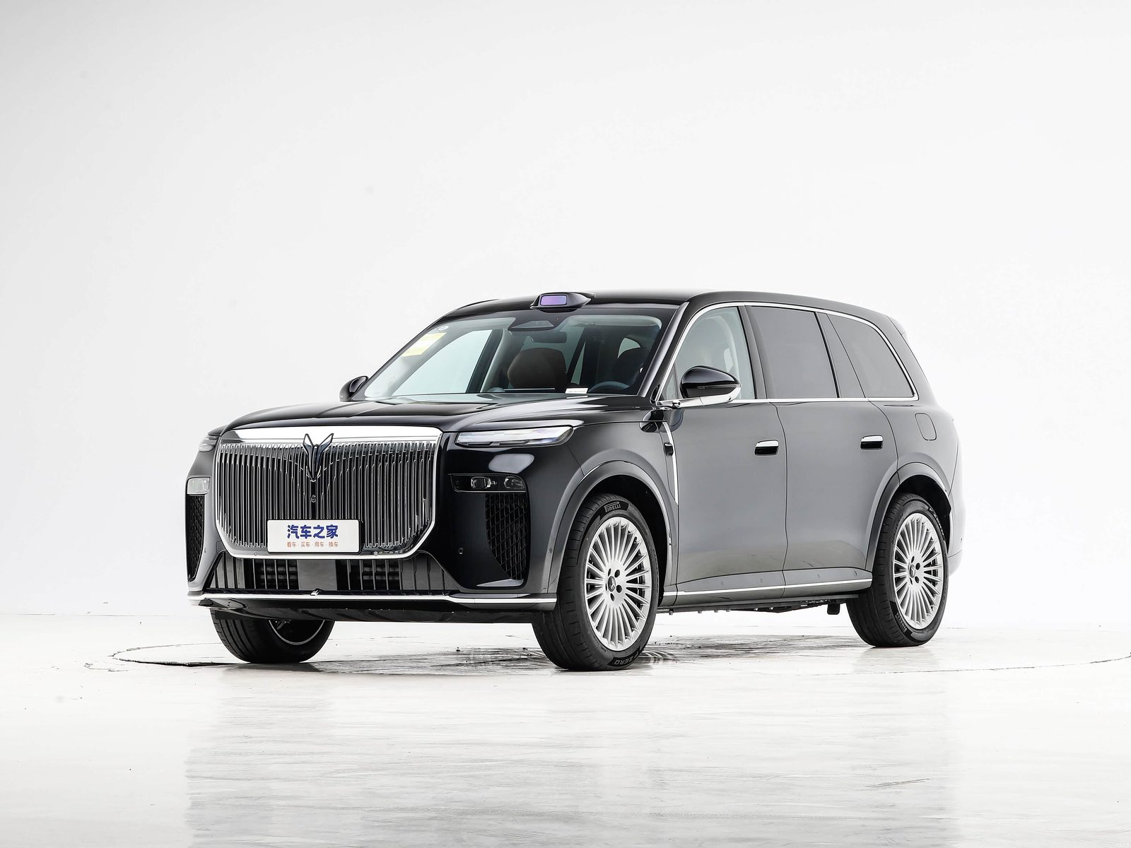 Voyah Taishan PHEV 2026 — главное фото модели, экстерьер, вид спереди 3/4, рынок china_reference