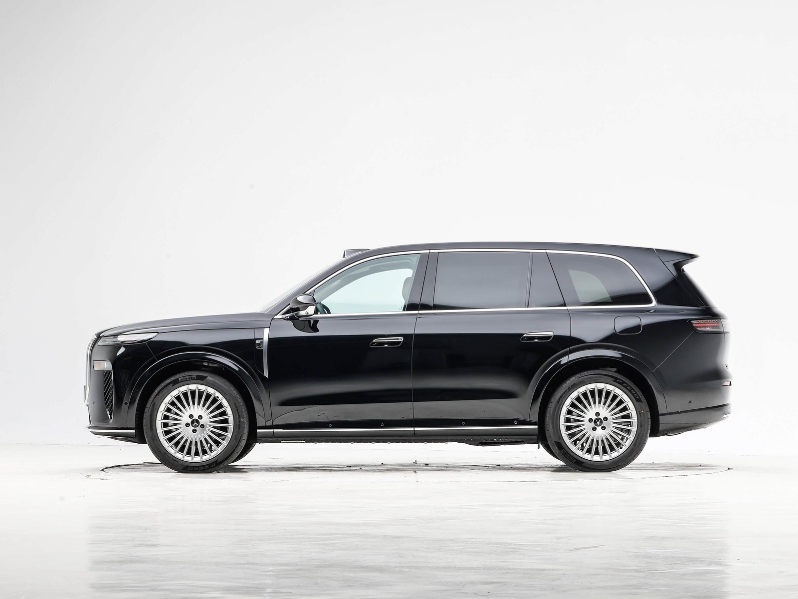 Voyah Taishan PHEV 2026 — экстерьер, вид сзади 3/4, рынок china_reference