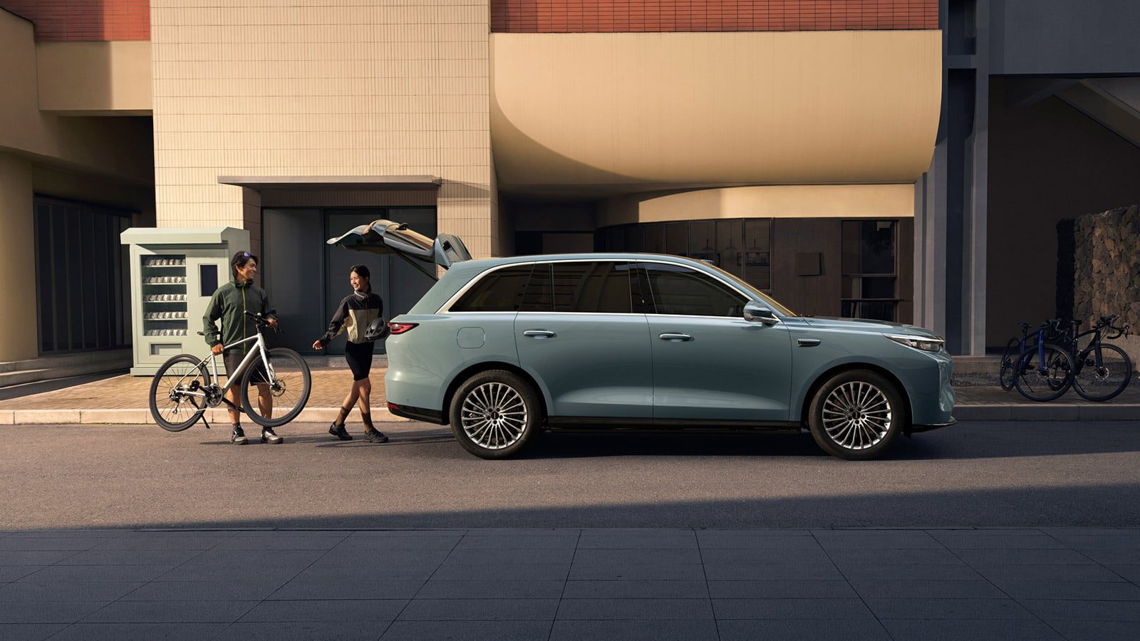 Wey V8X PHEV 2026 — экстерьер, side profile urban, рынок China pre-order reference