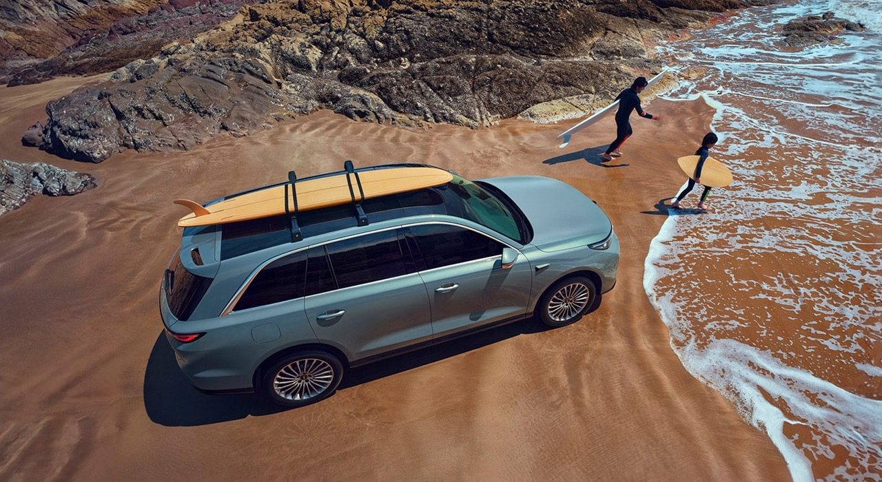 Wey V8X PHEV 2026 — экстерьер, aerial roof rack detail, рынок China pre-order reference