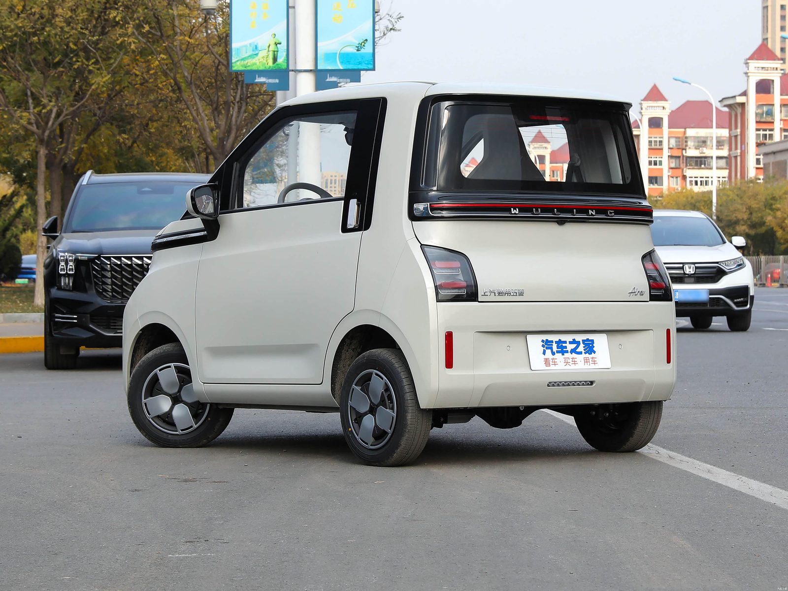 Wuling Air ev 2023 — экстерьер, вид сзади 3/4, рынок China