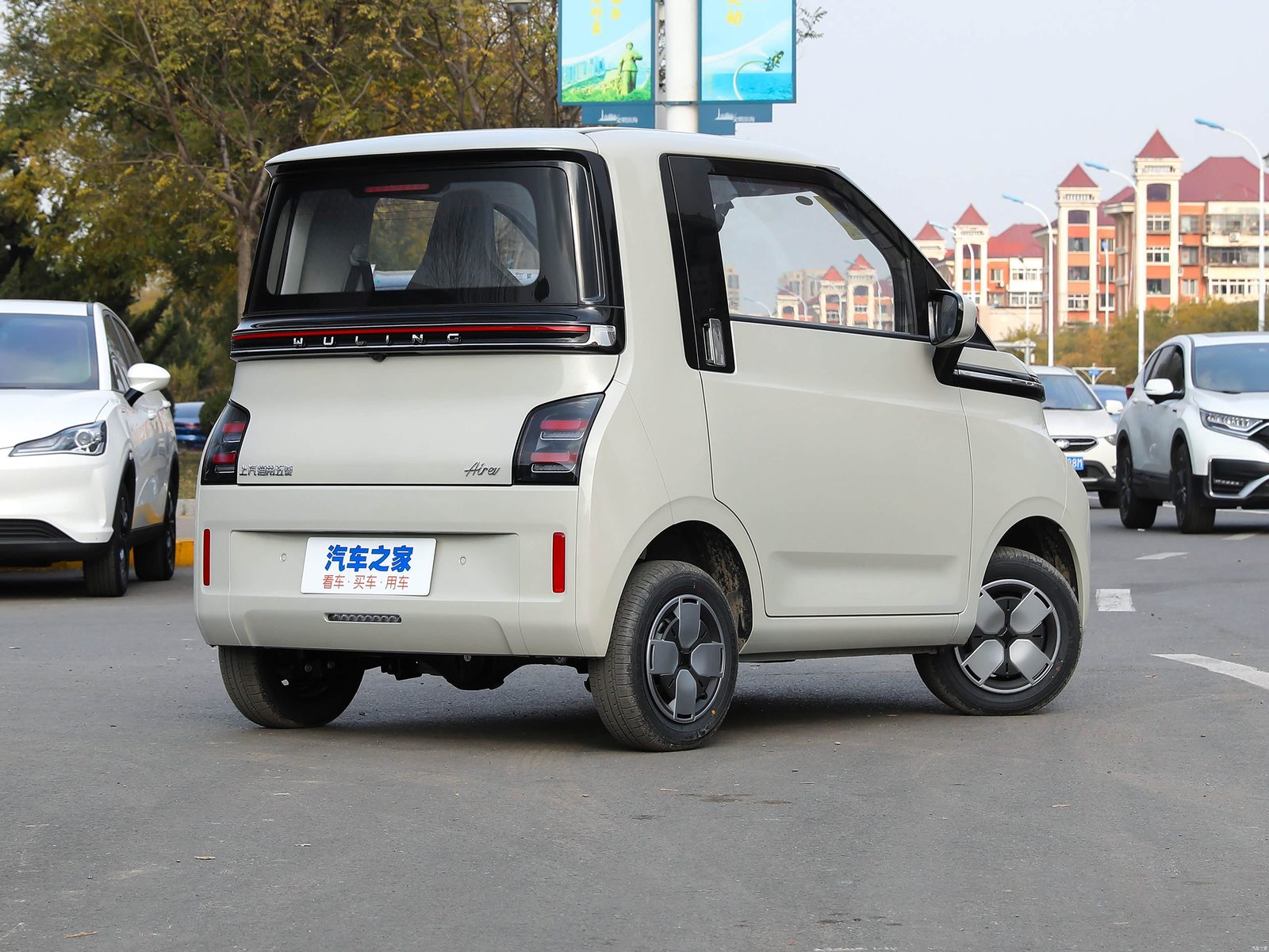 Wuling Air ev 2023 — экстерьер, вид сзади 3/4, рынок China
