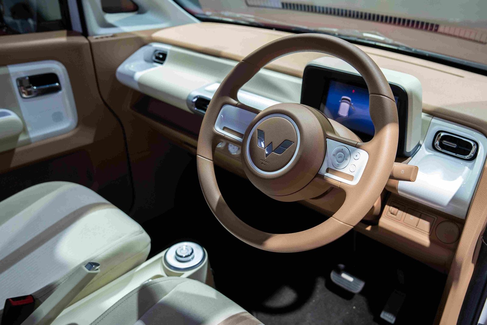 Wuling Air ev 2023 — главное фото модели, интерьер, передняя панель, рынок internal_mvp