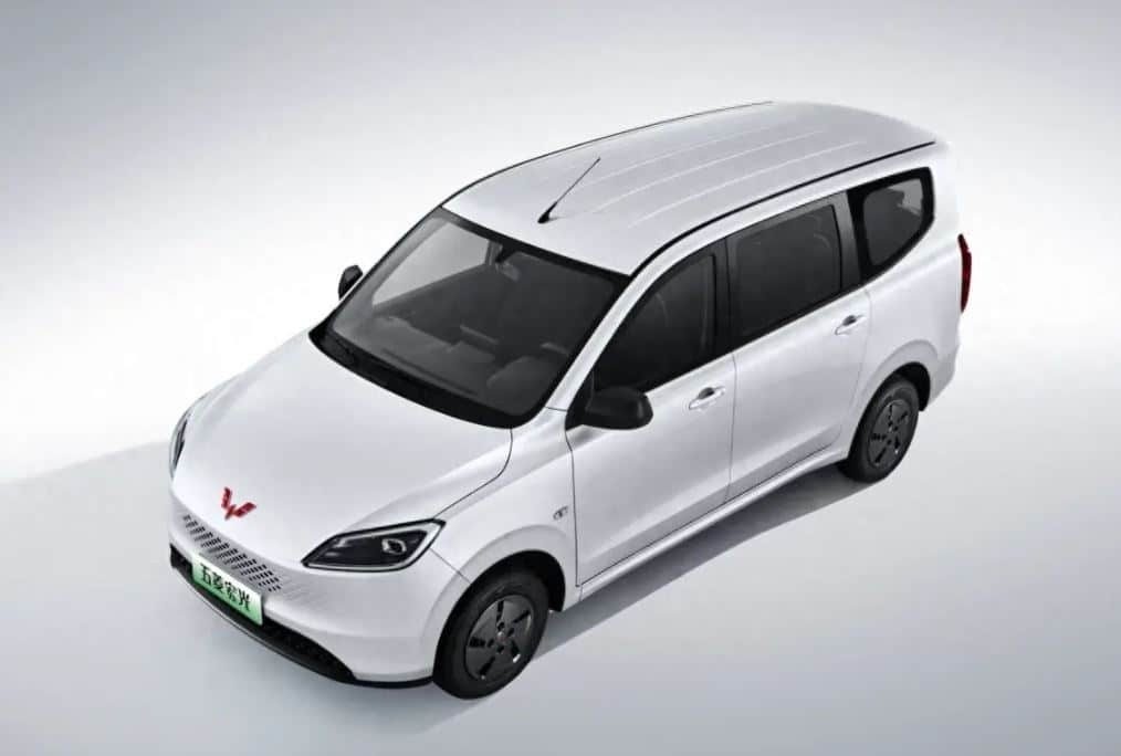 Wuling Hongguang EREV 2025 — экстерьер, high front 3q studio, рынок China / commercial import