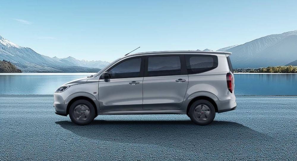 Wuling Hongguang EREV 2025 — экстерьер, side profile lake, рынок China / commercial import