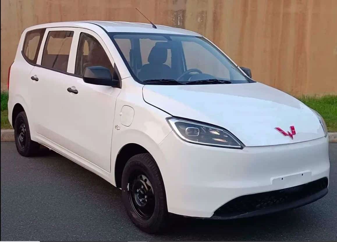 Wuling Hongguang EV 2025 — экстерьер, front 3q live, рынок China / commercial import