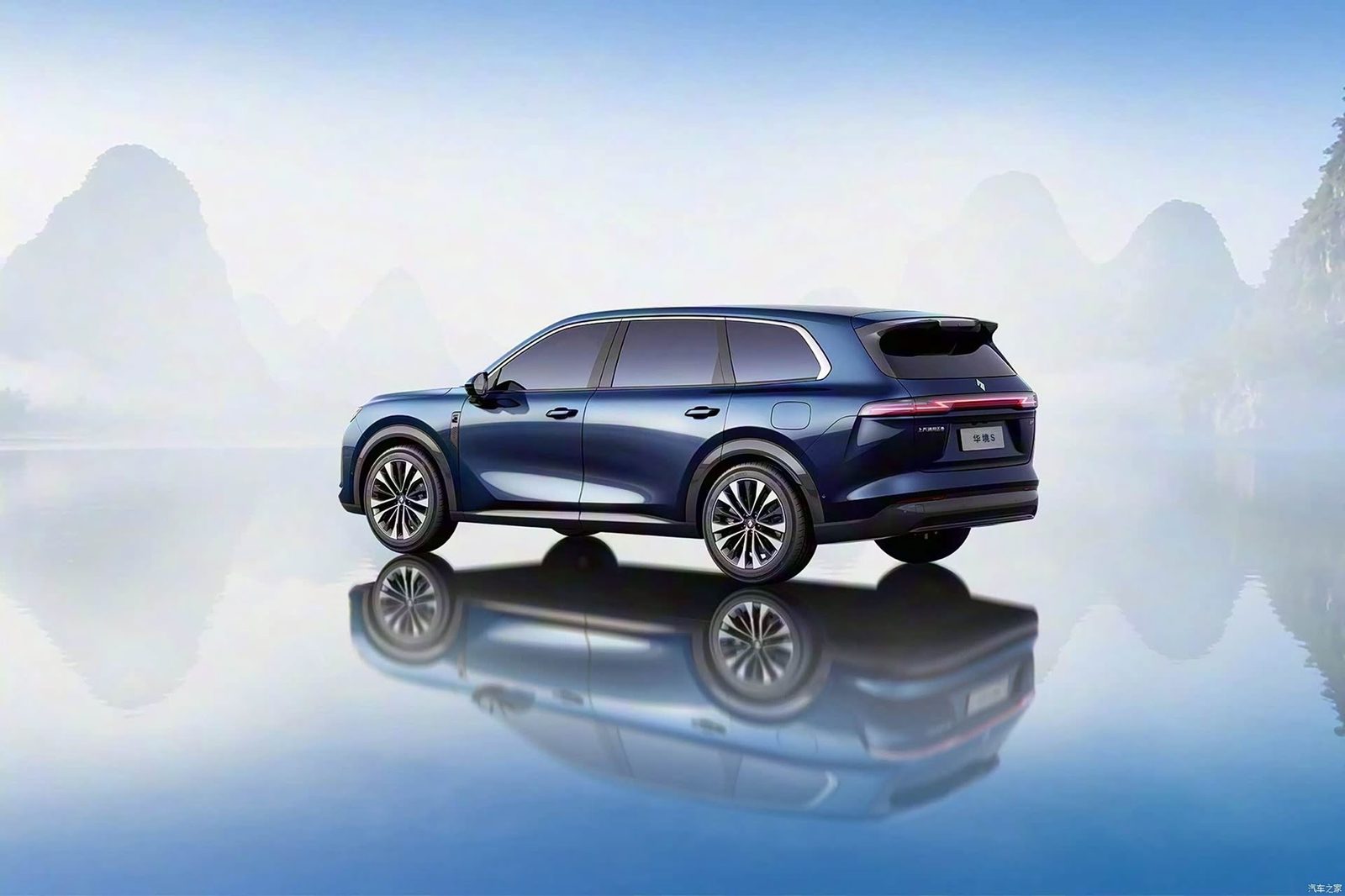 Wuling Huajing S PHEV 2026 — экстерьер, вид спереди 3/4, рынок China