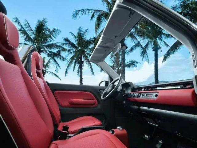 Wuling Mini EV Cabrio 2022 — интерьер, передние сиденья, рынок internal_mvp