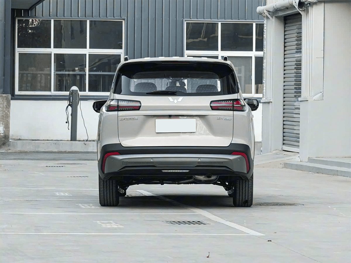 Wuling Starlight 560 PHEV 2026 — экстерьер, вид сзади, рынок China/export_reference