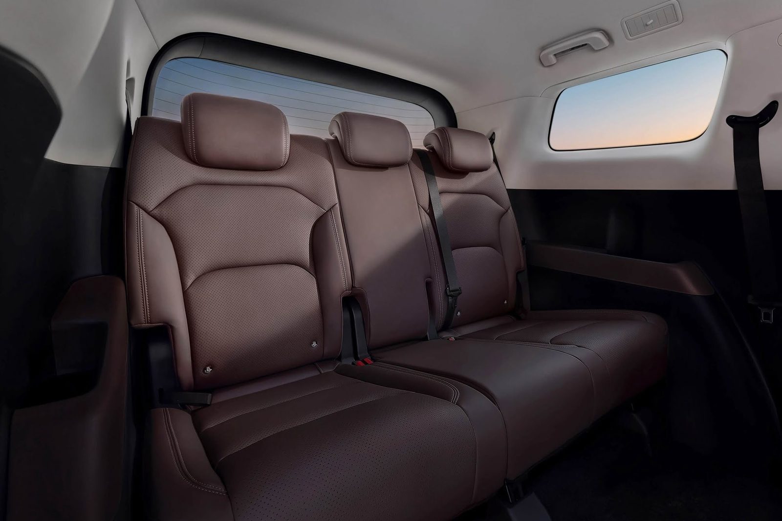 Wuling Starlight 560 EV 2026 — интерьер, второй ряд сидений, рынок internal_mvp