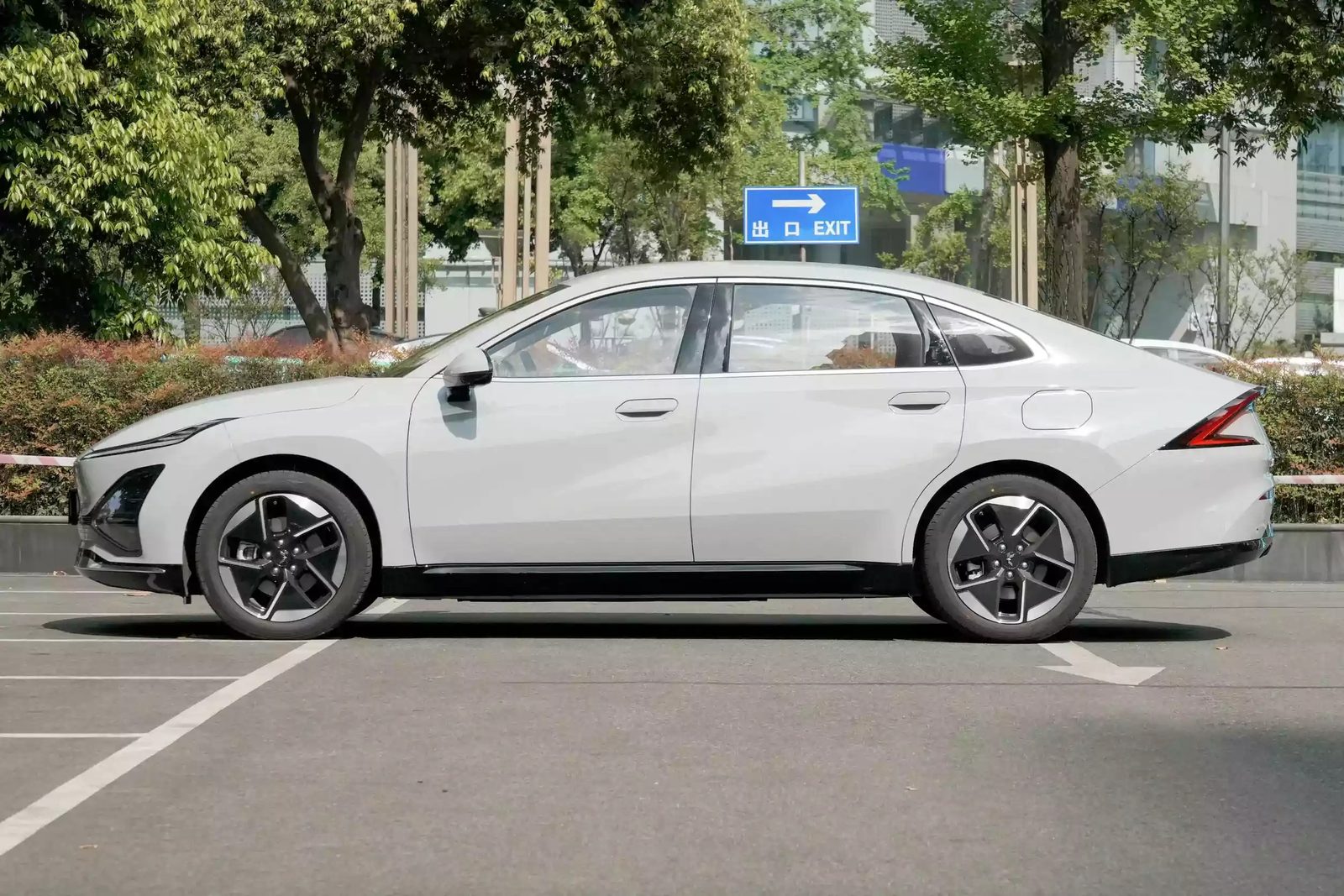Wuling Starlight EV 2024 — экстерьер, вид сбоку, рынок internal_mvp