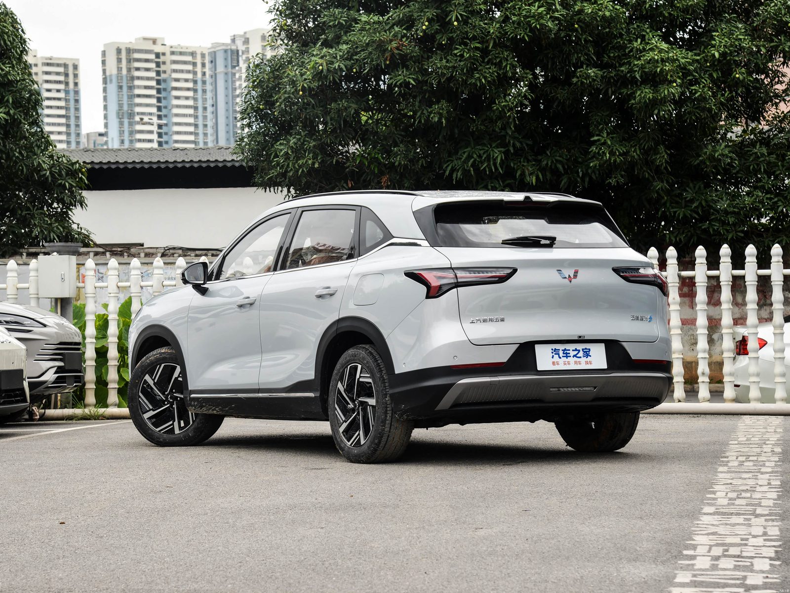 Wuling Starlight S EV 2025 — экстерьер, вид сзади 3/4, рынок China