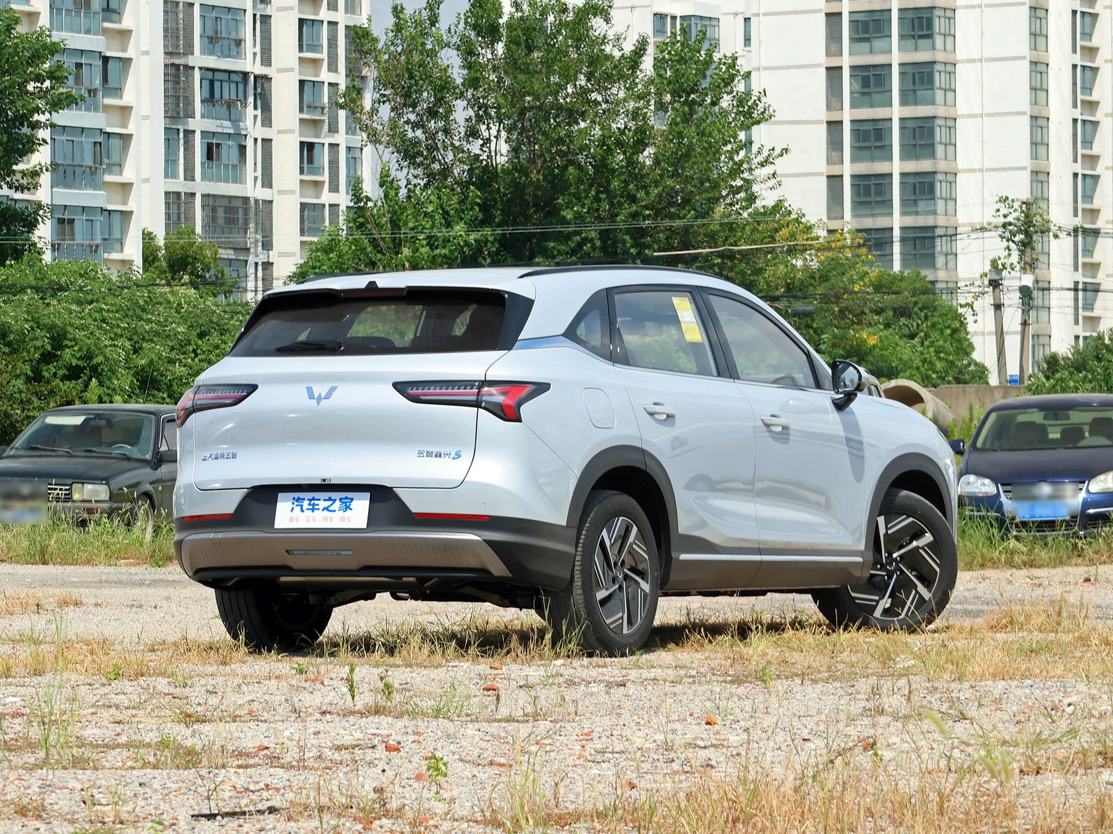 Wuling Starlight S PHEV 2025 — экстерьер, вид сзади 3/4, рынок China