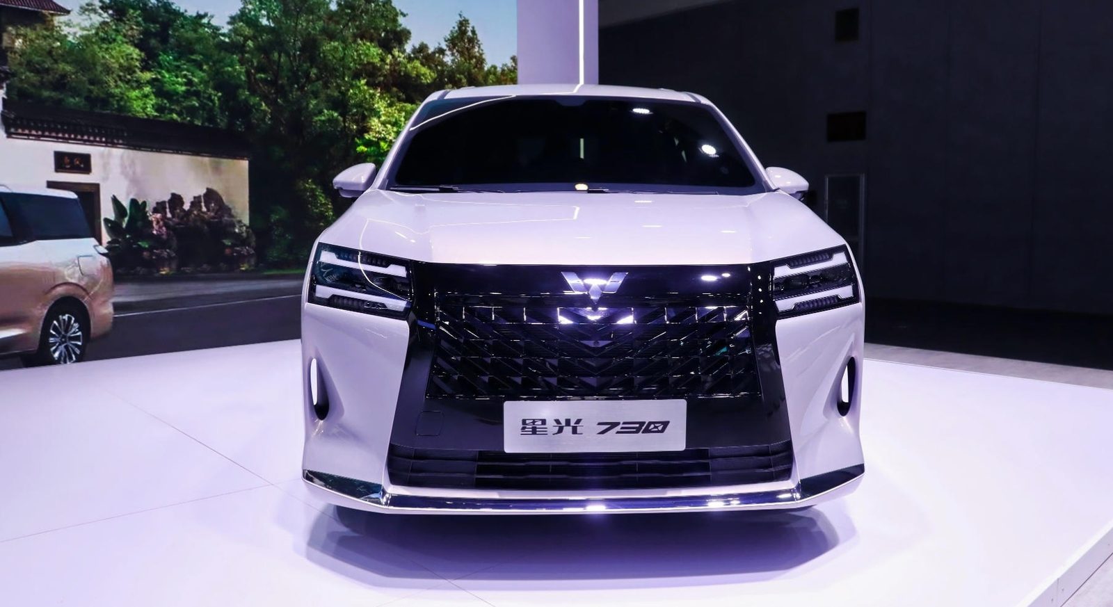 Wuling 730 PHEV 2026 — экстерьер, вид спереди
