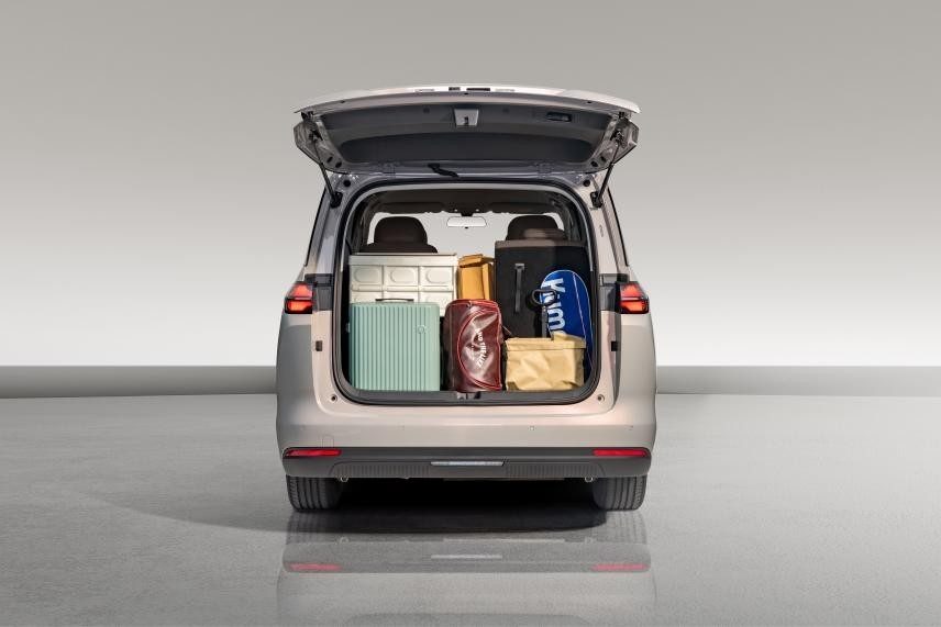 Wuling 730 PHEV 2026 — экстерьер, rear cargo open