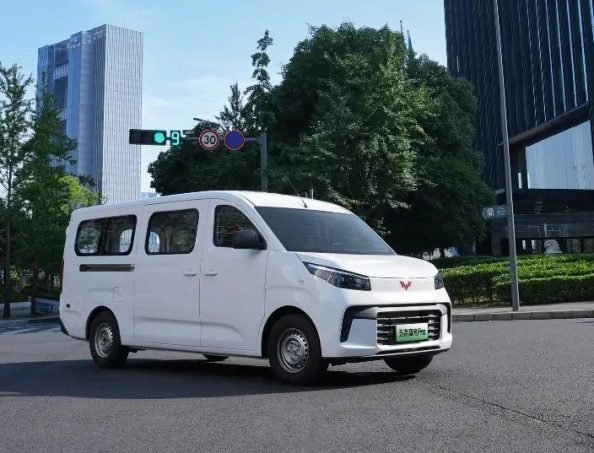 Wuling Yangguang Pro EREV — экстерьер, road vehicle focus, рынок China
