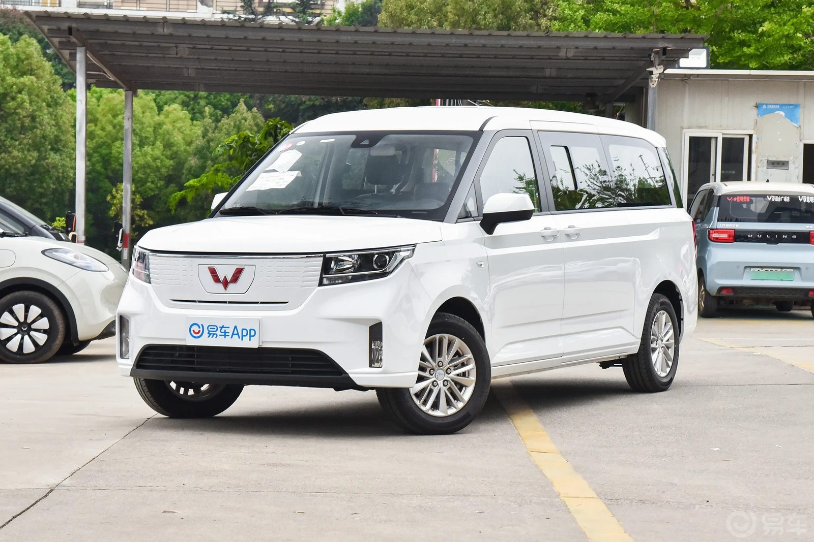 Wuling Zhengcheng EV 2024 — главное фото модели, экстерьер, вид спереди 3/4, рынок internal_mvp