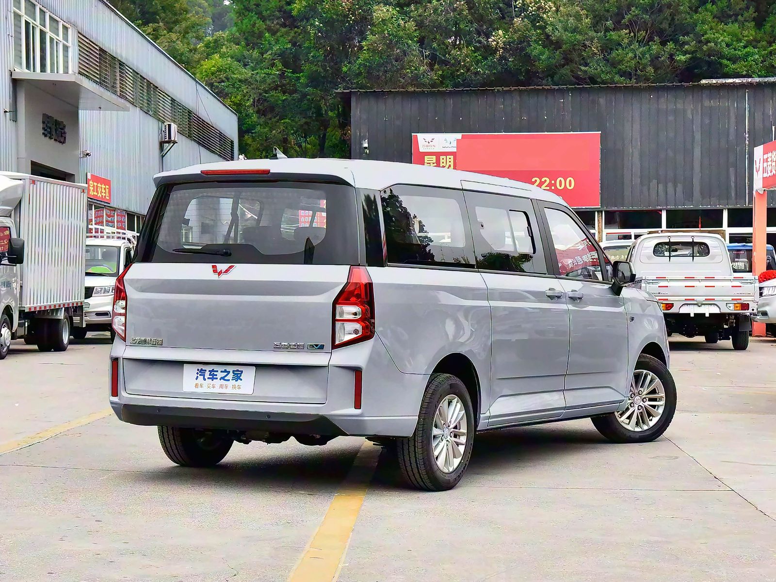 Wuling Zhengcheng EV 2023 — экстерьер, вид сзади 3/4, рынок China