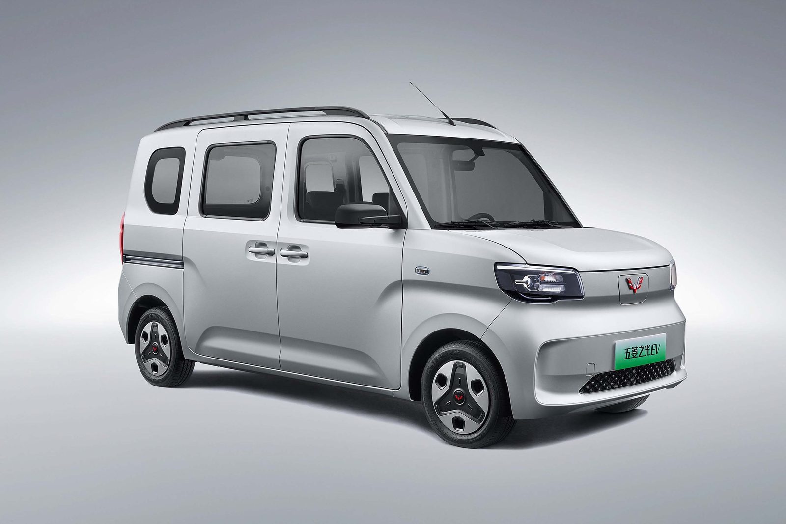 Wuling Zhiguang EV 2025 — главное фото модели, экстерьер, вид спереди 3/4, рынок internal_mvp