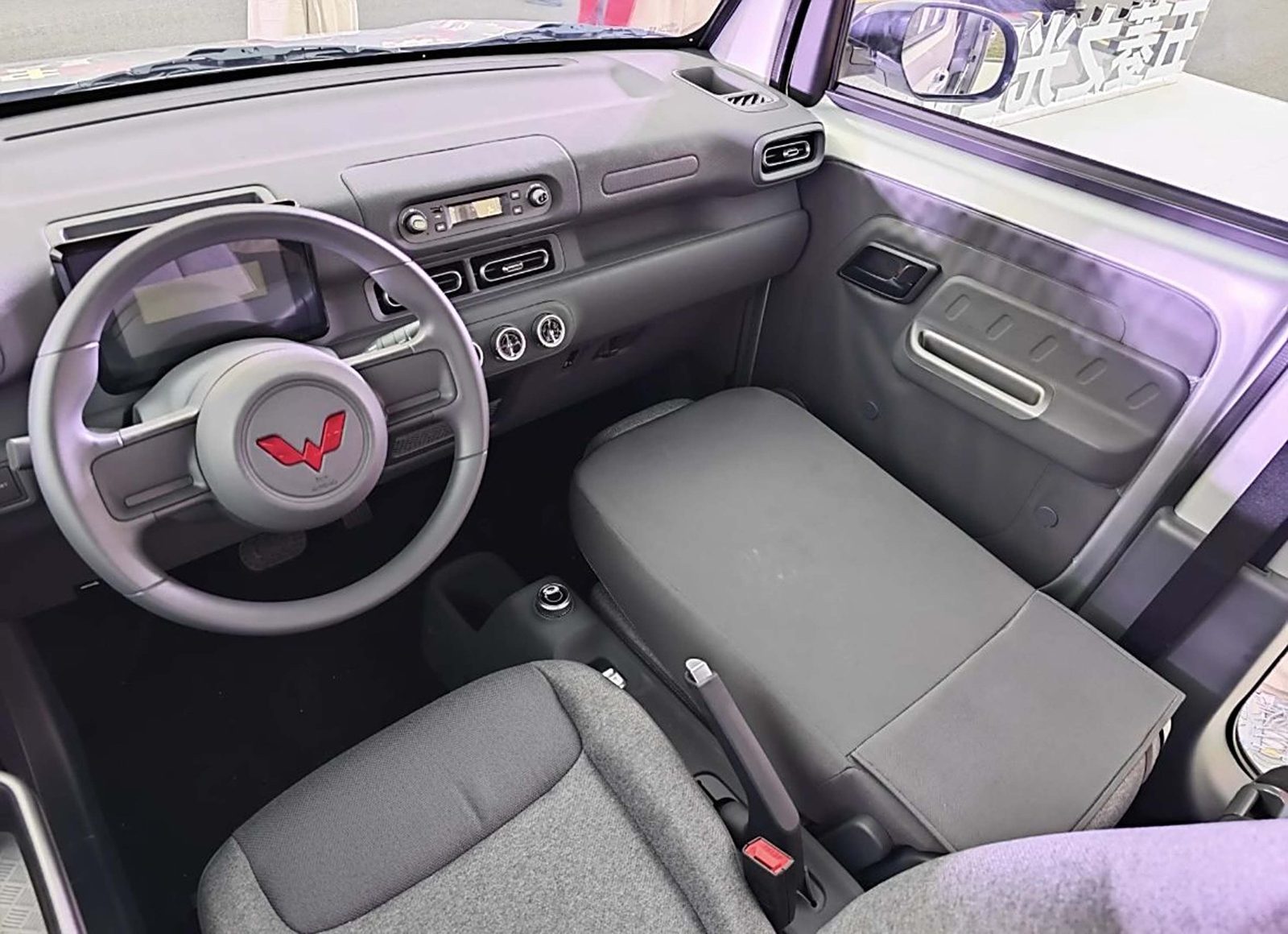 Wuling Zhiguang EV 2025 — главное фото модели, интерьер, передняя панель, рынок internal_mvp