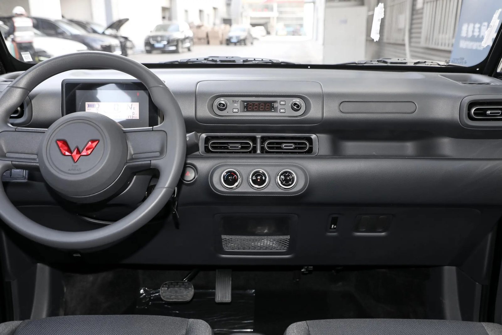 Wuling Zhiguang EV 2025 — интерьер, второй ряд сидений, рынок internal_mvp
