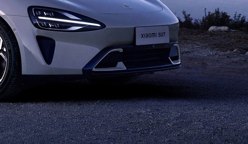 Xiaomi SU7 2026 — экстерьер, headlight nose detail, цвет Gulf Blue, рынок internal_mvp