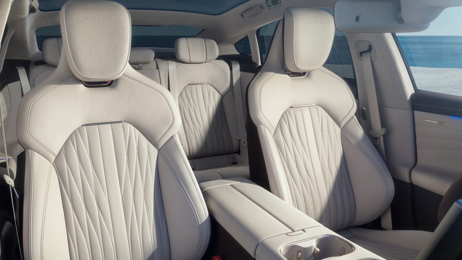 Xiaomi SU7 First Generation 2026 — интерьер, front seats light interior, цвет Light interior, рынок China