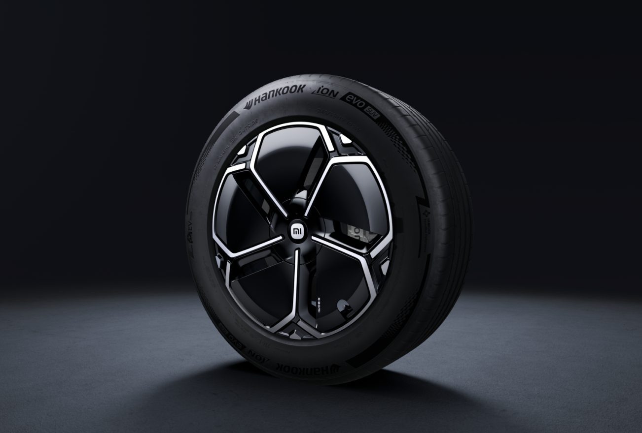 Xiaomi YU7 2025 — экстерьер, колесный диск, цвет Black / machined wheel, рынок China