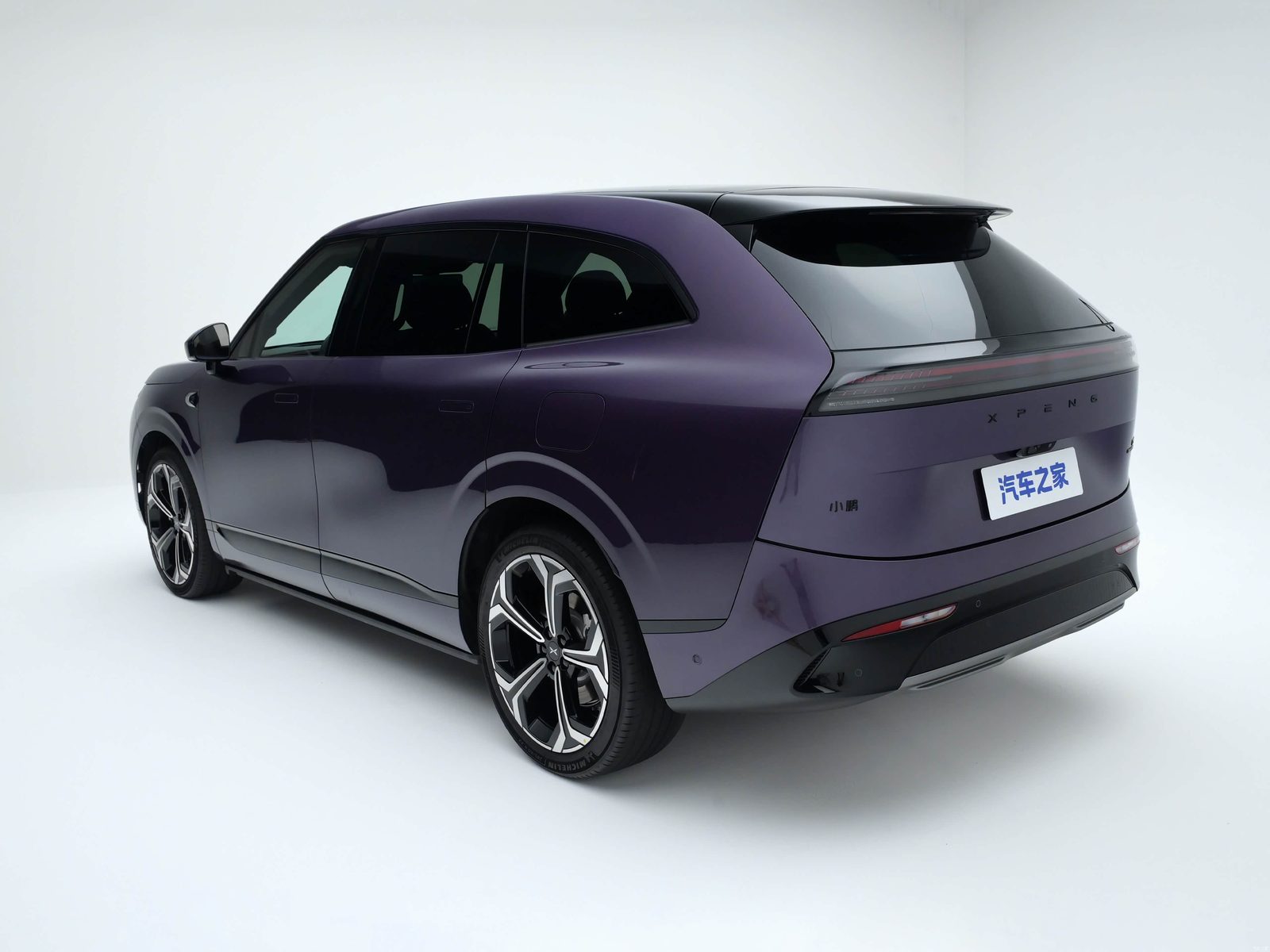 XPeng G9L EV / EREV 2026 — экстерьер, вид сзади 3/4, рынок China pre-sale
