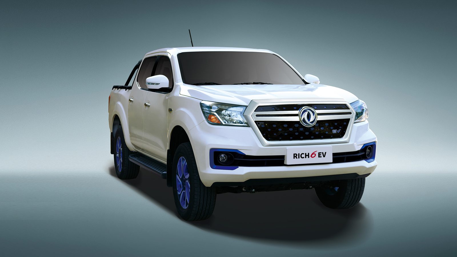 Zhengzhou Nissan Pickup Rich 6EV 2023 — экстерьер, вид спереди 3/4, рынок export