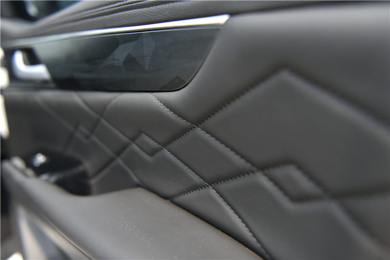Zhengzhou Nissan Pickup Rich 7EV 2025 — интерьер, detail, рынок export