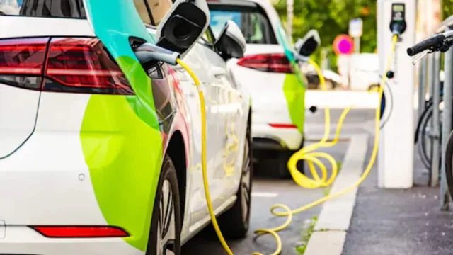 India Allocates $25.6 Billion To Expand EV Manufacturing and Adoption