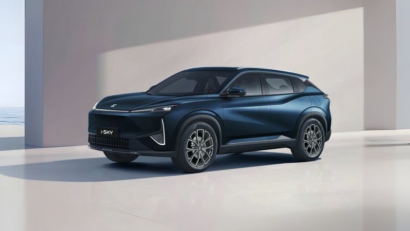 Новый кроссовер Evolute i-Sky появится у дилеров в сентябре