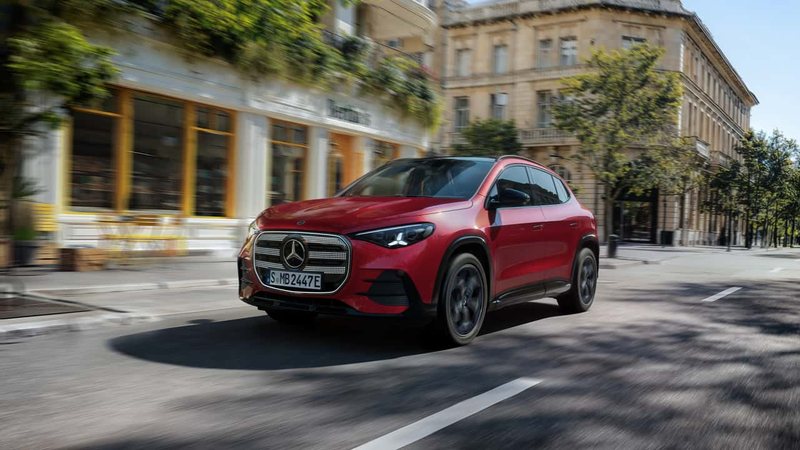The 2028 Mercedes GLA Is A Small Electric SUV With 320 kW Charging