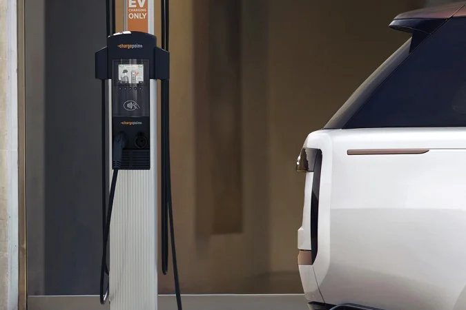 JLR switches charging service from Plugsurfing to DCS