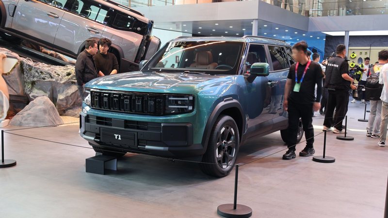 EU presses UK to raise tariffs on Chinese EVs, report says