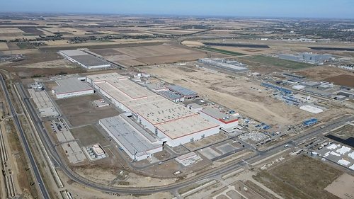 CATL kicks off trial production of battery cells in Hungary