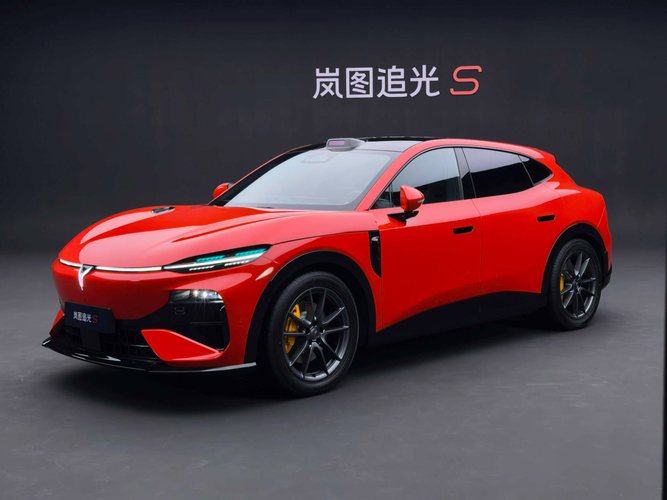 新闻 2026-07-24 预售价 30.99 万 岚图追光 S 开启预售 日前，岚图追光 S 开启预售，目前仅推出一款配置车型，预售价为 30.99 万。外观方面，新车整体延续了岚图家族式设计风格，星环式贯穿灯组搭配中央可发光的岚图品 陈大个同学 3 12